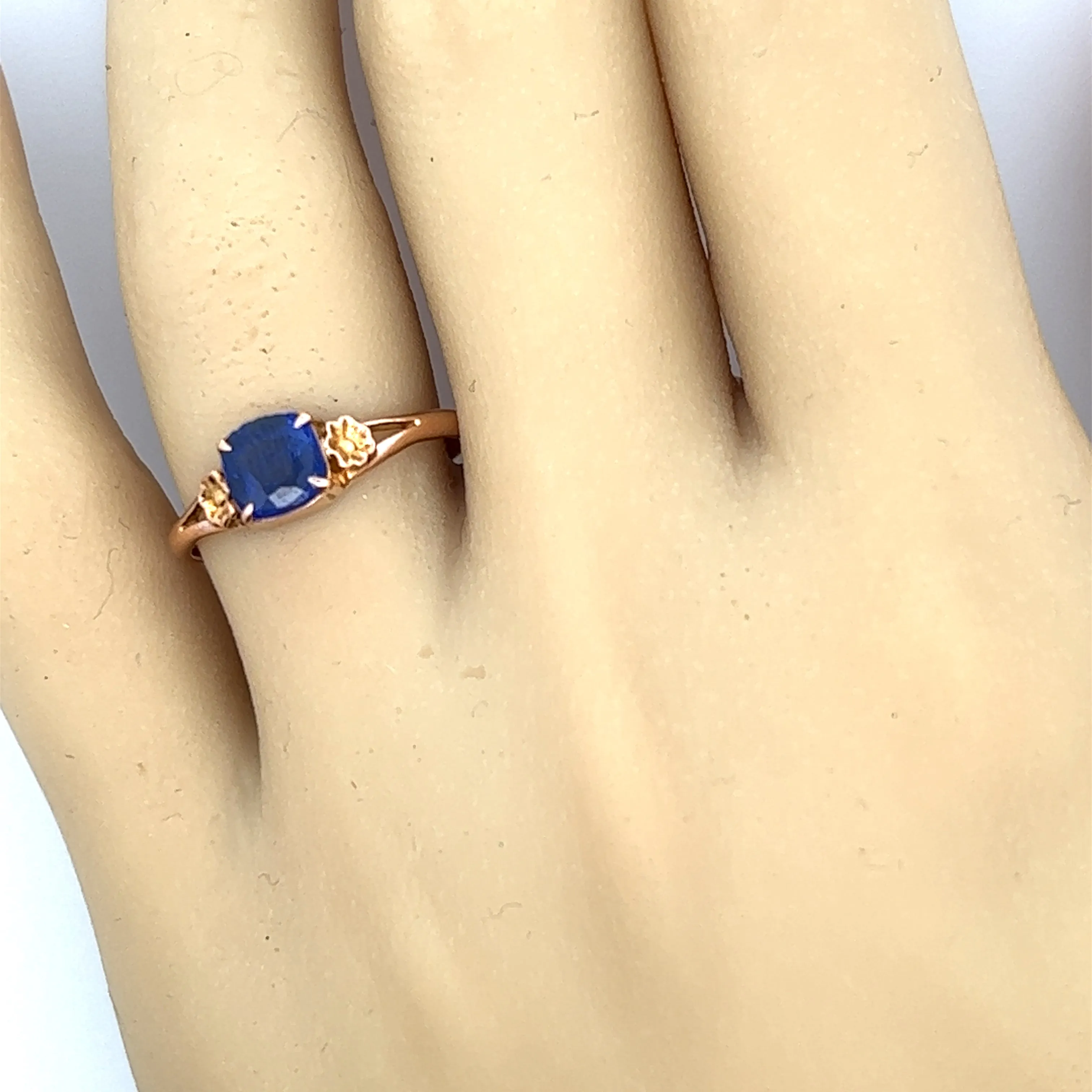 9ct Yellow Gold & Spinel Vintage Ring