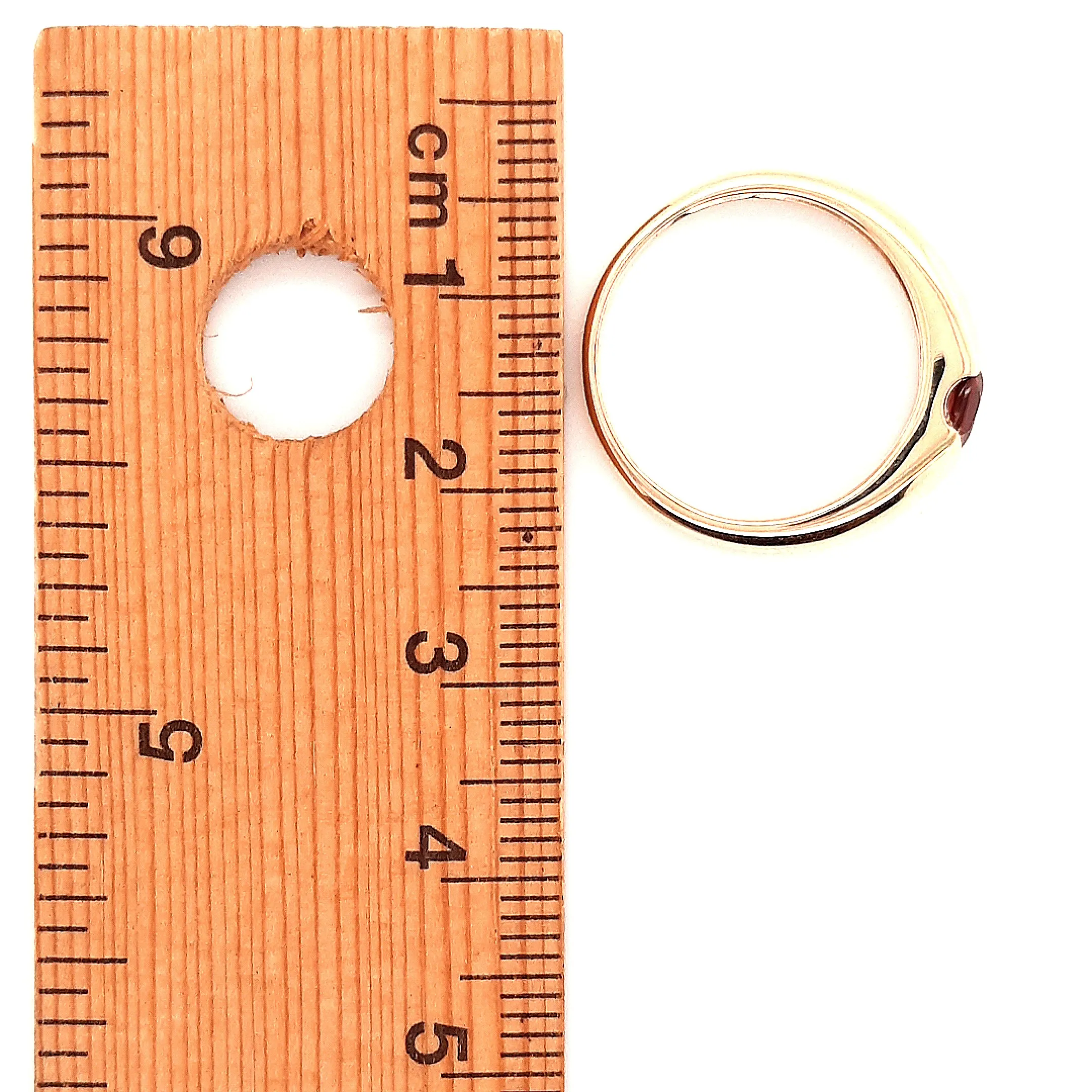 9ct Yellow Gold Garnet Ring