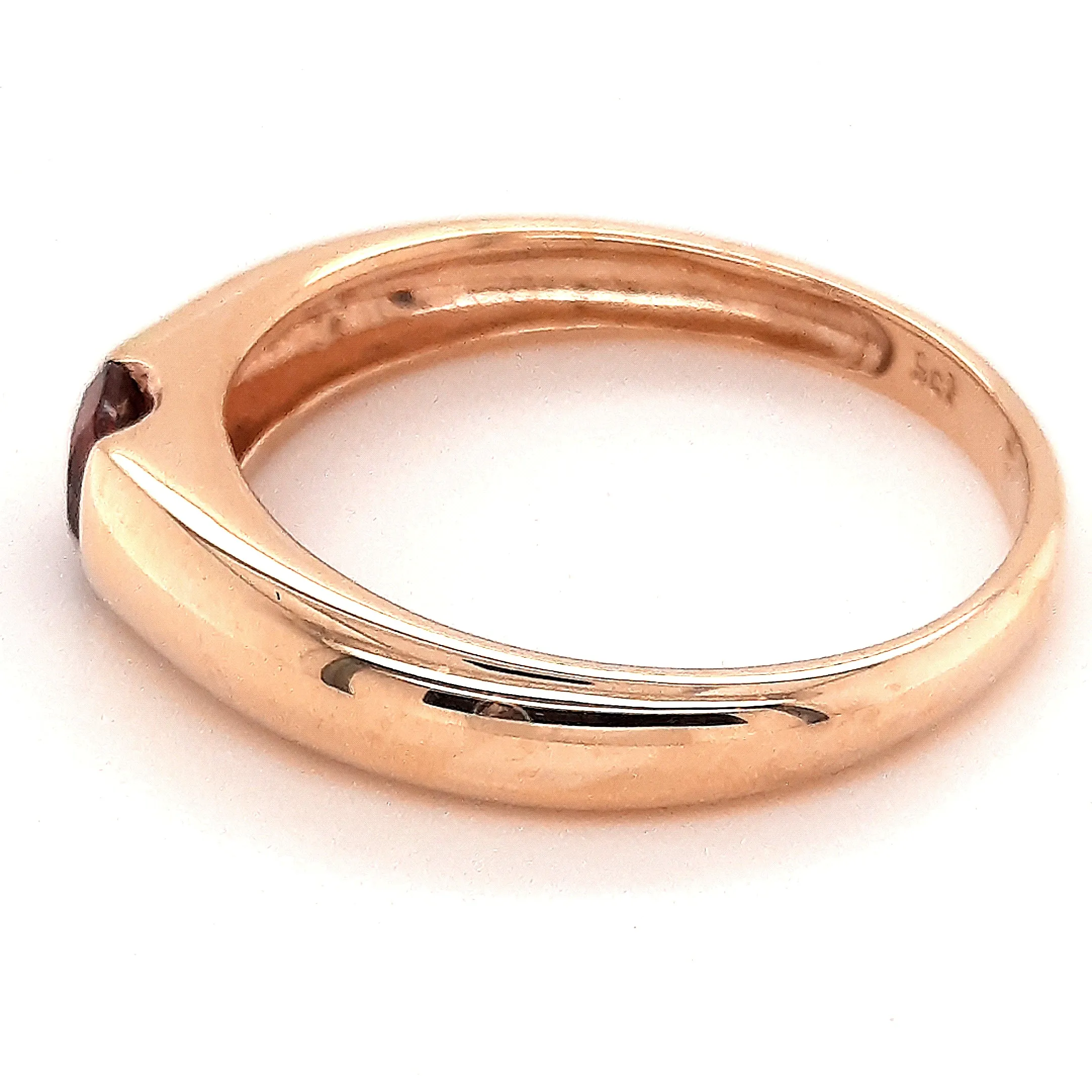 9ct Yellow Gold Garnet Ring