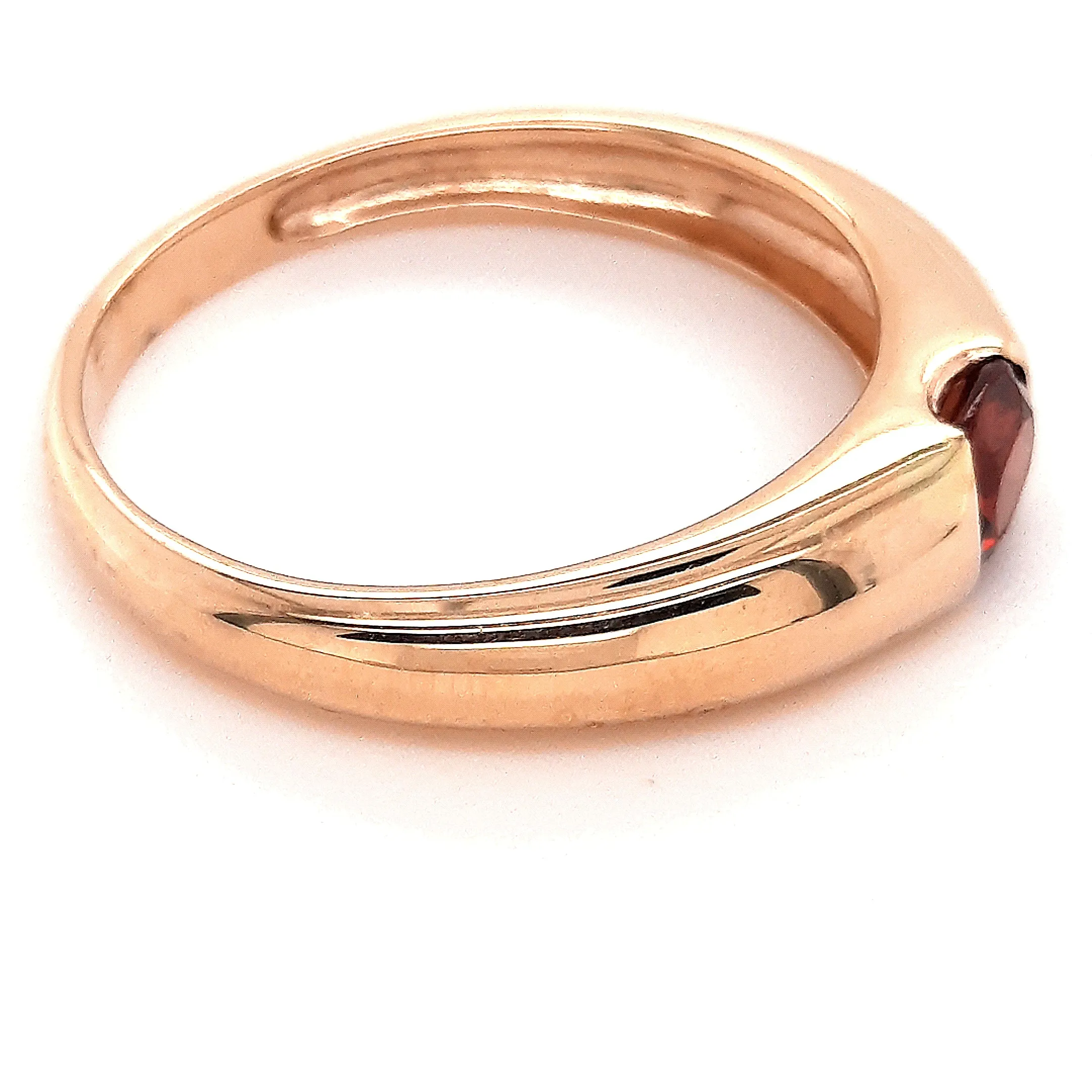 9ct Yellow Gold Garnet Ring