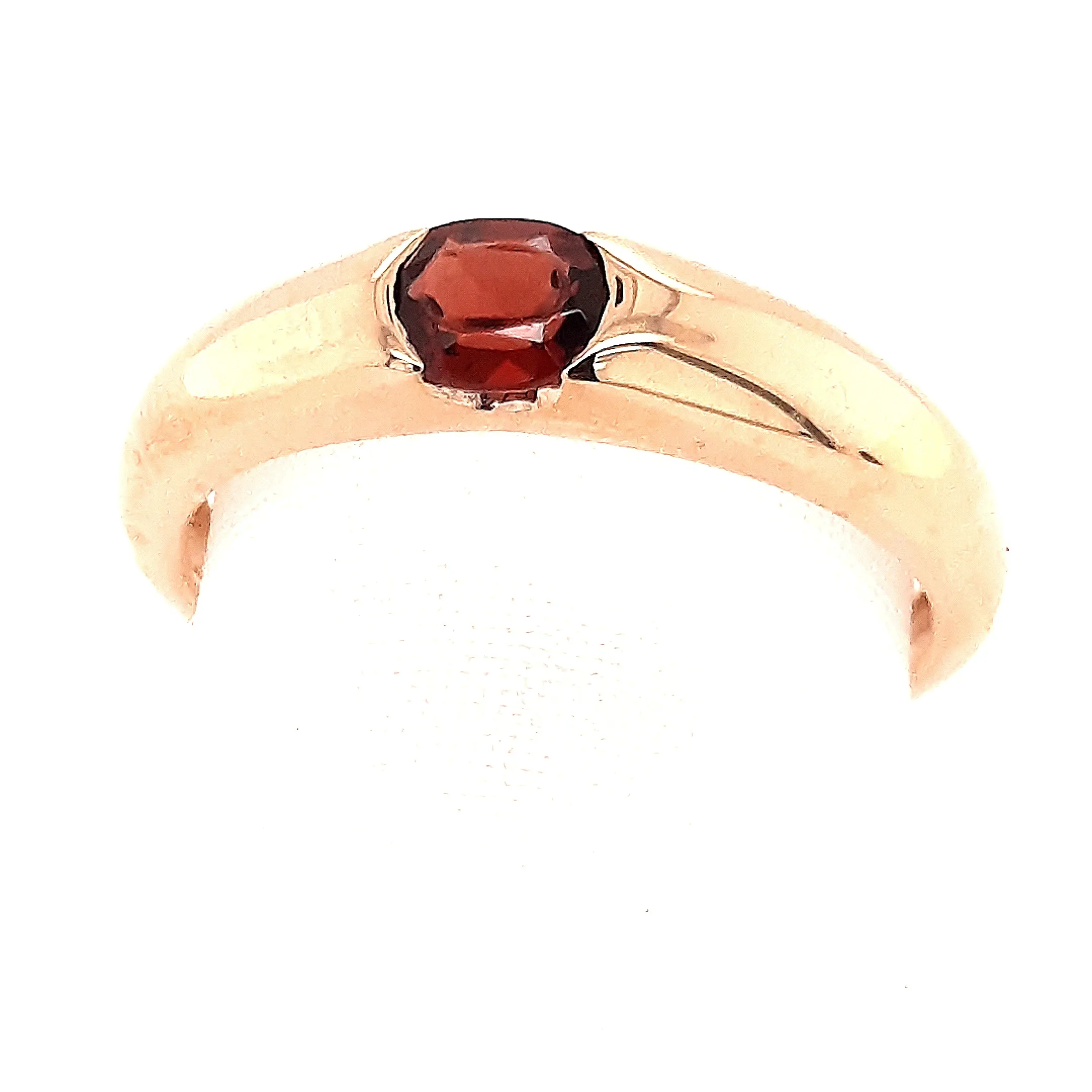 9ct Yellow Gold Garnet Ring
