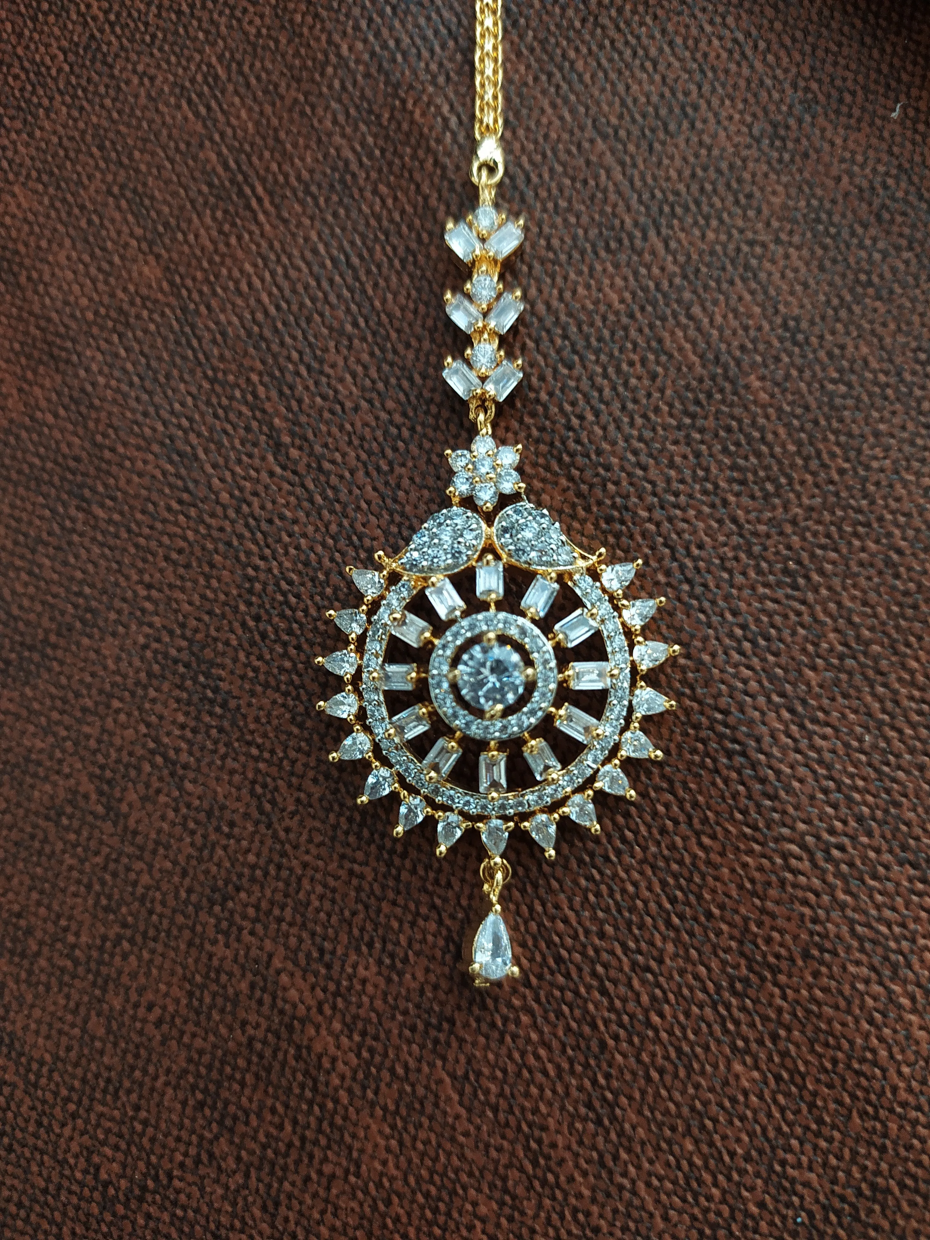 Ad & Zircon Stones Tikka With Three Different Shades