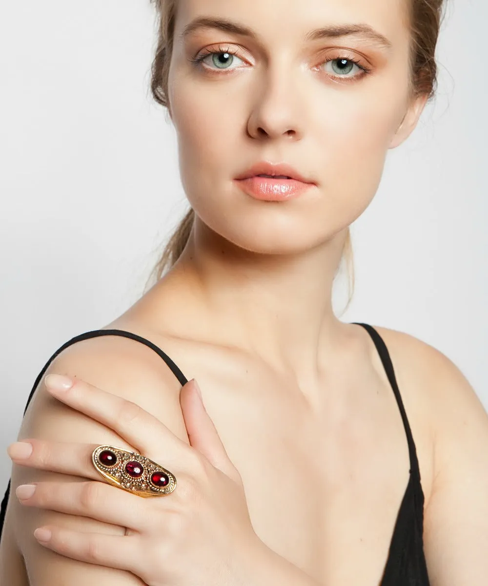 GARNET TRINITY RING