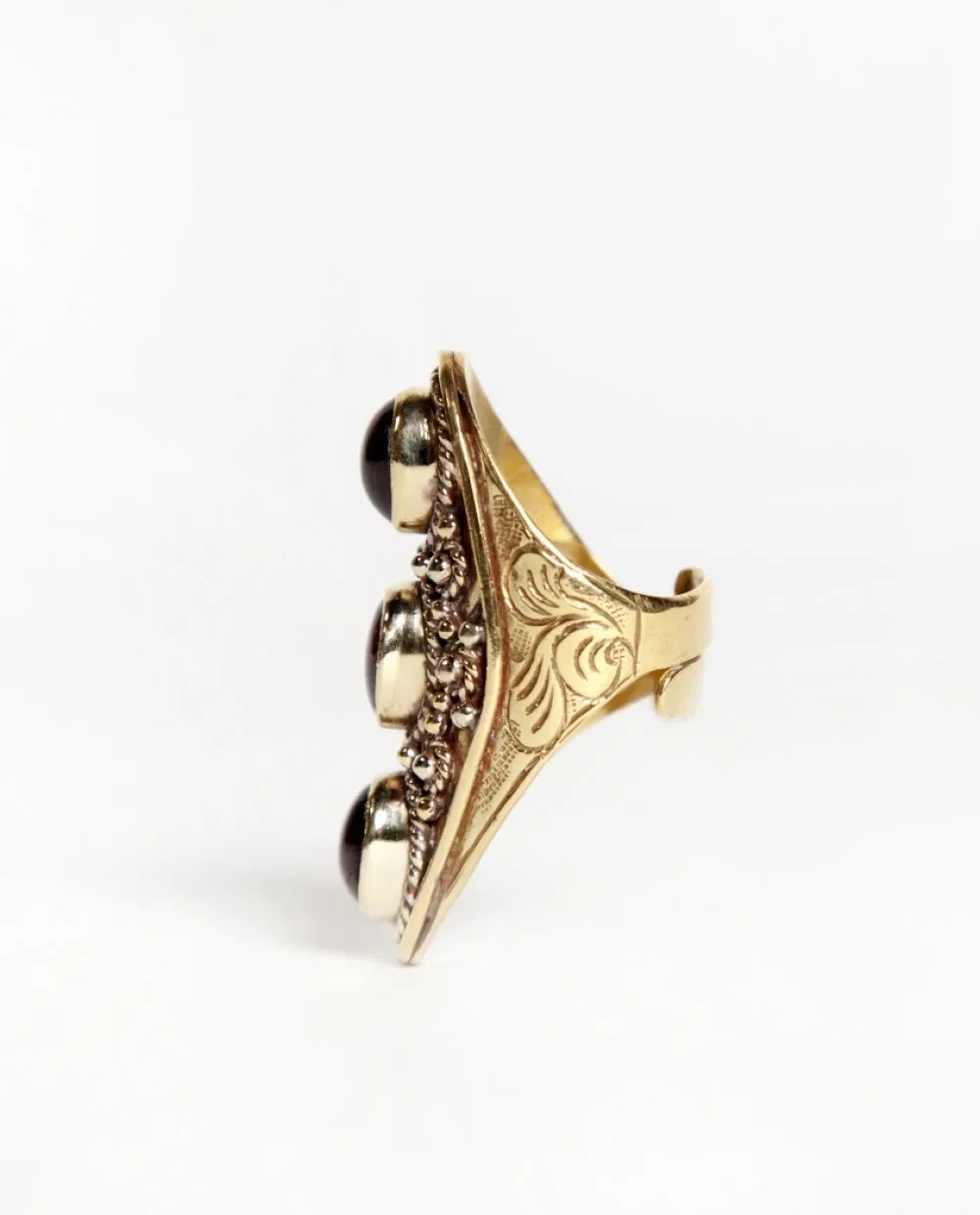 GARNET TRINITY RING