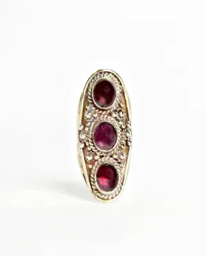 GARNET TRINITY RING