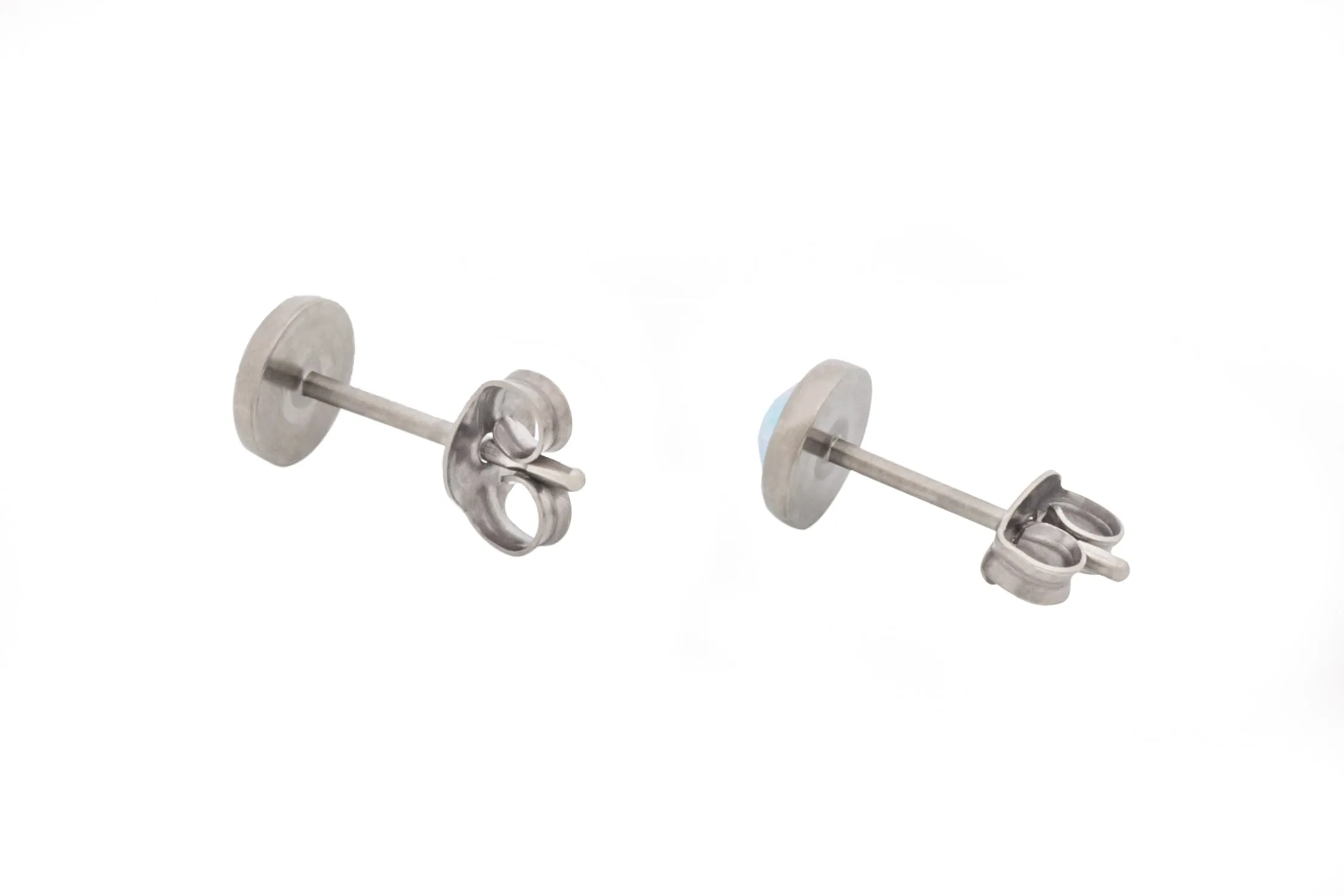 Light Siam Crystal Bezels (Pure Titanium Studs)