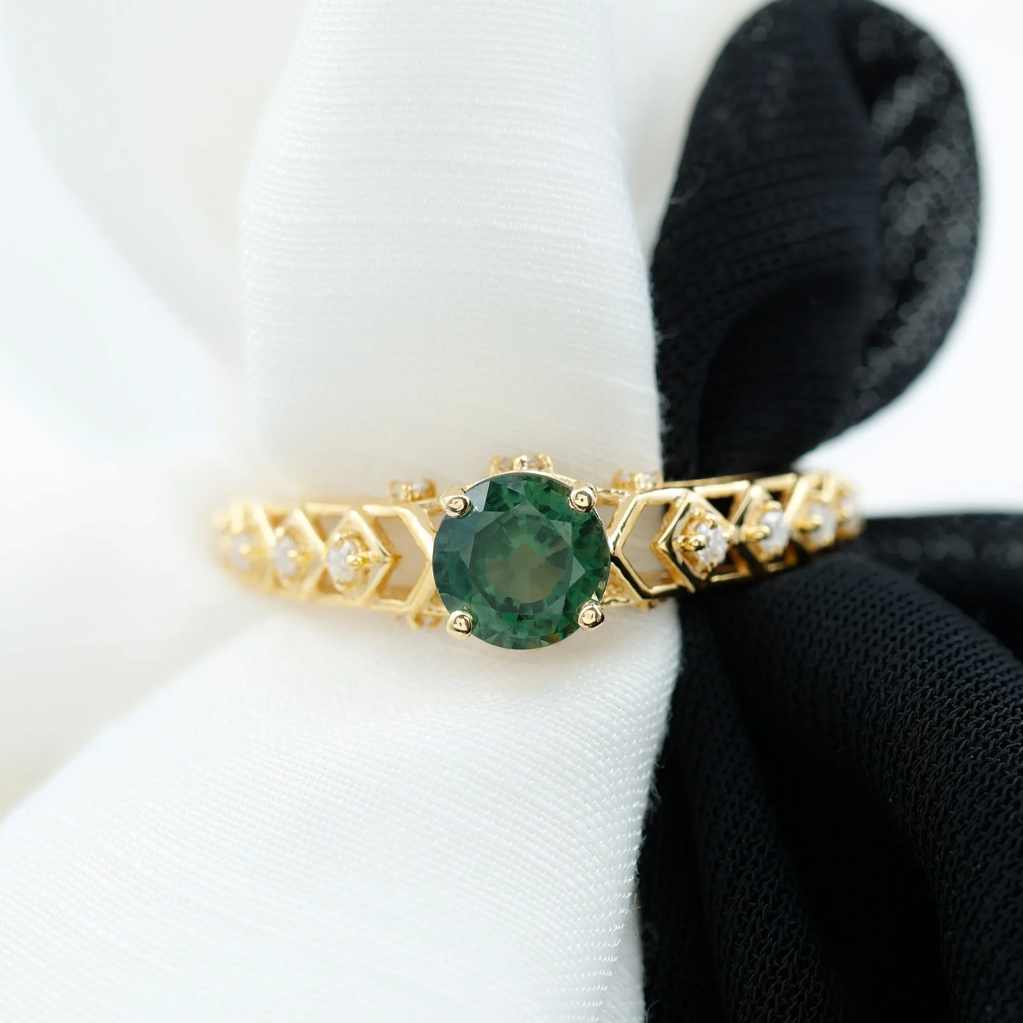 Round Created Green Sapphire Solitaire Art Deco Ring with Diamond