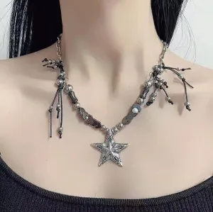 Star pendant beaded necklace