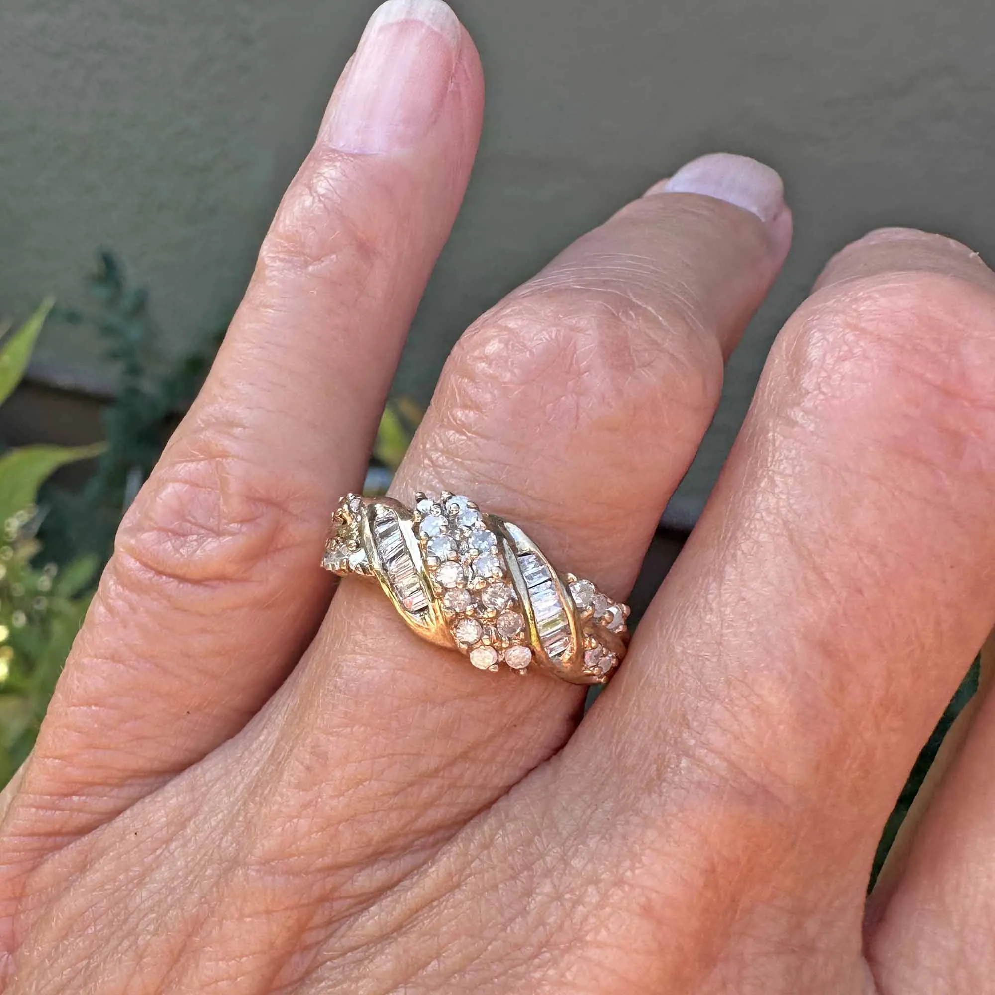 Vintage Love Knot Baguette Diamond Cluster Ring in Gold