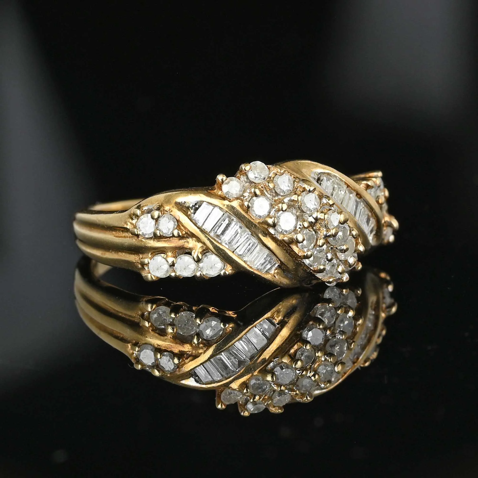 Vintage Love Knot Baguette Diamond Cluster Ring in Gold