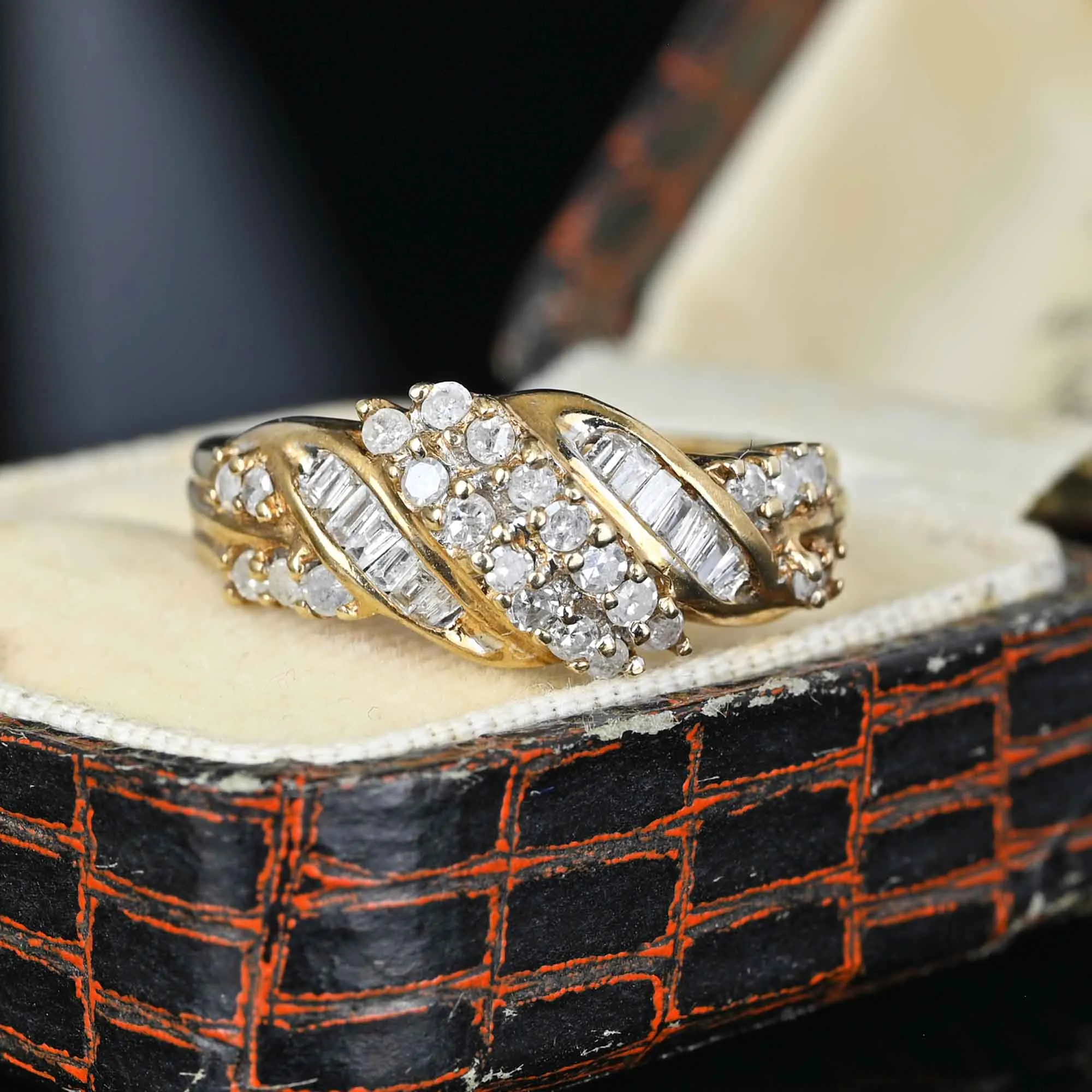 Vintage Love Knot Baguette Diamond Cluster Ring in Gold